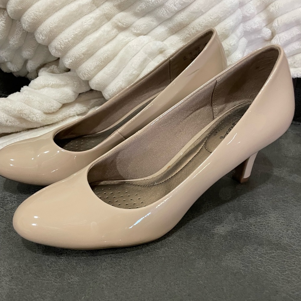 Cream Life Stride Pumps